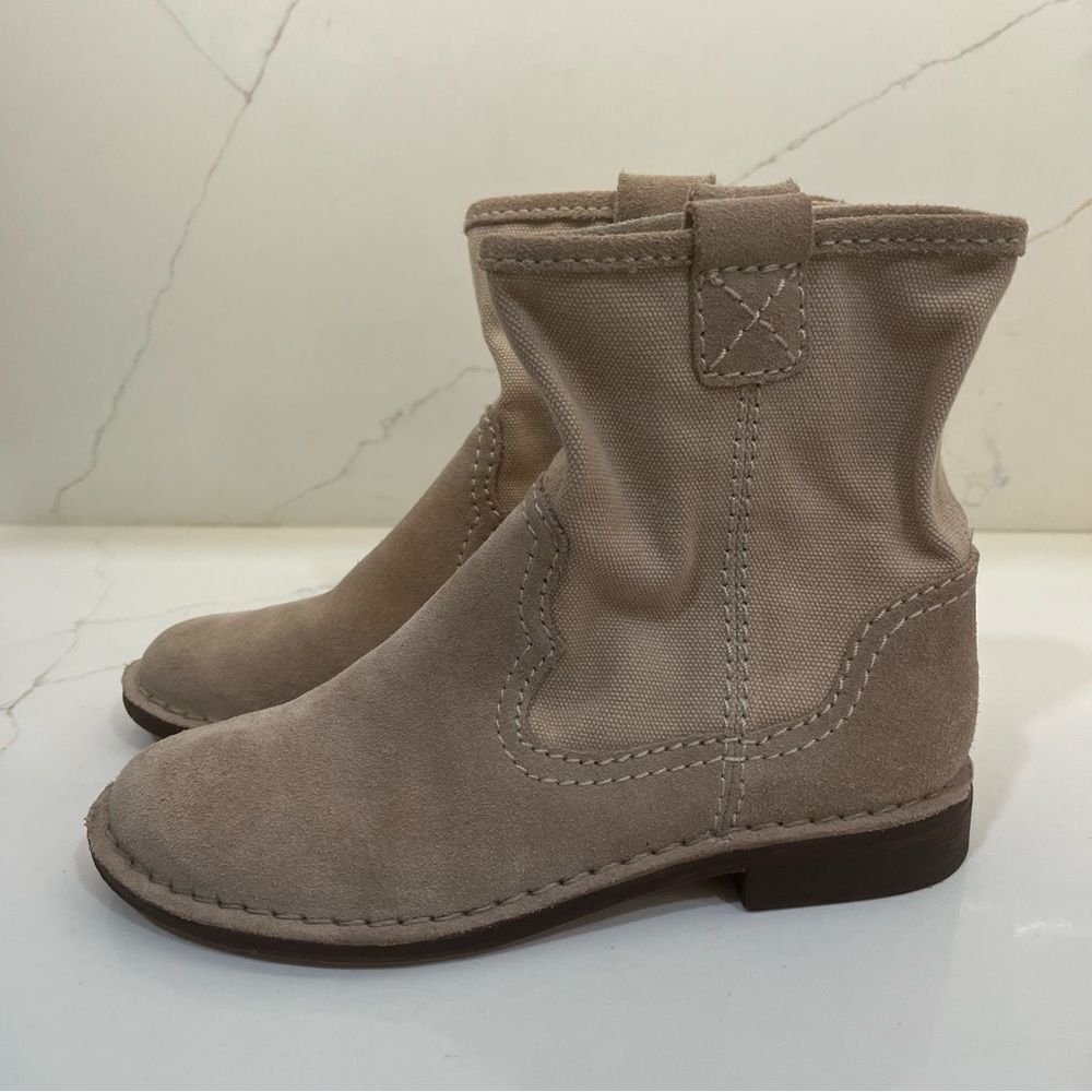 Clarks Women's Tan Ankle Boots